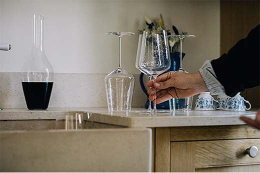 Entretien des verres à vin à la main